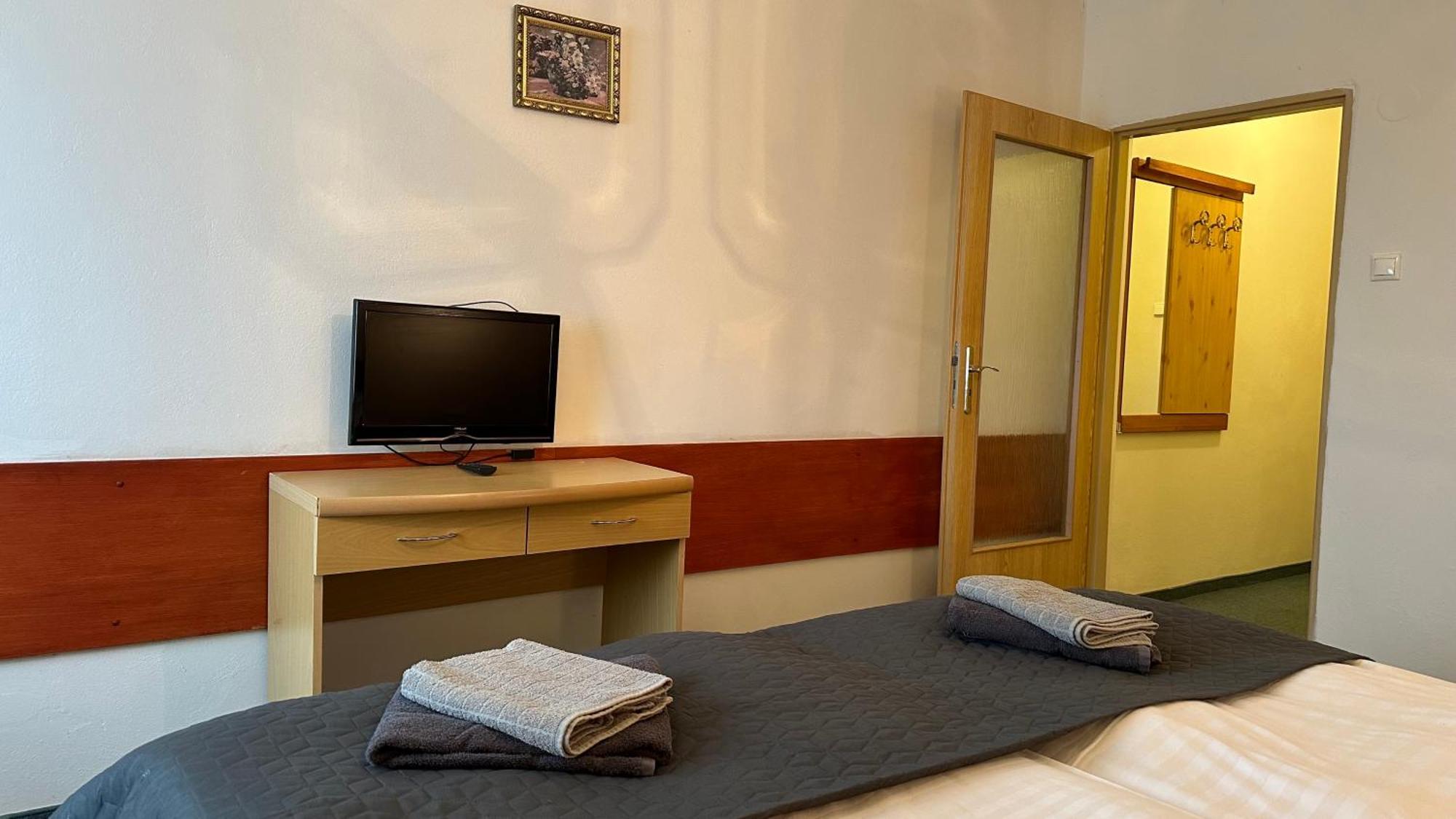 Hotel Pod Vlekem Loucna pod Klinovcem Exterior photo